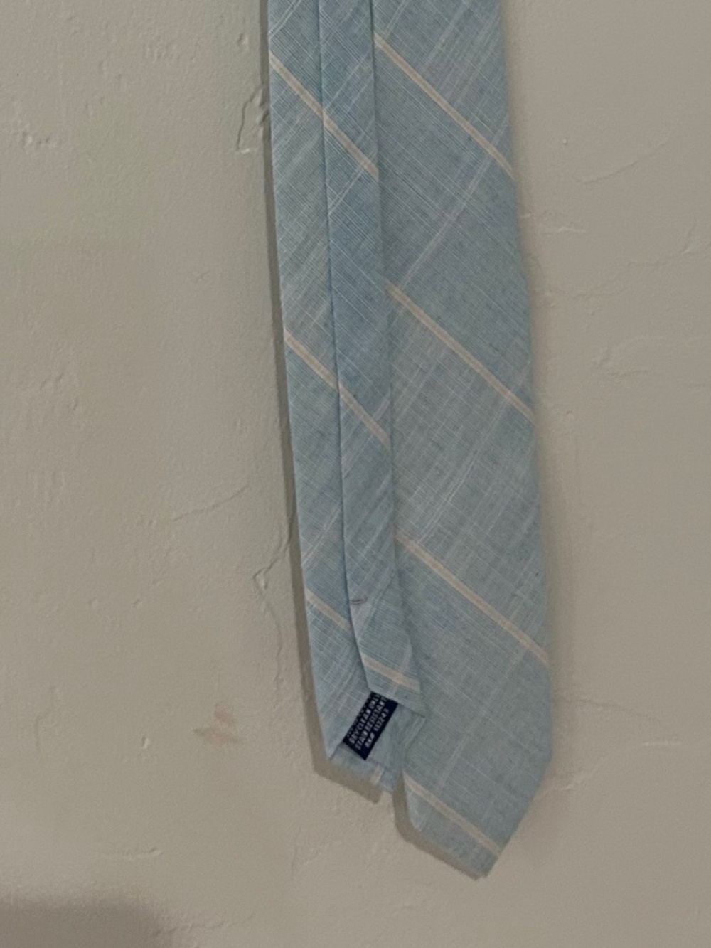 Tie bar light blue necktie